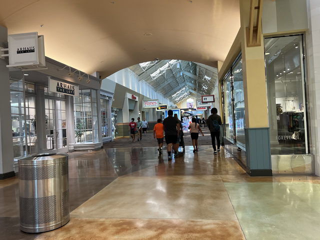 Great Lakes Crossing Outlets - Aug 7 2022 Photo (newer photo)